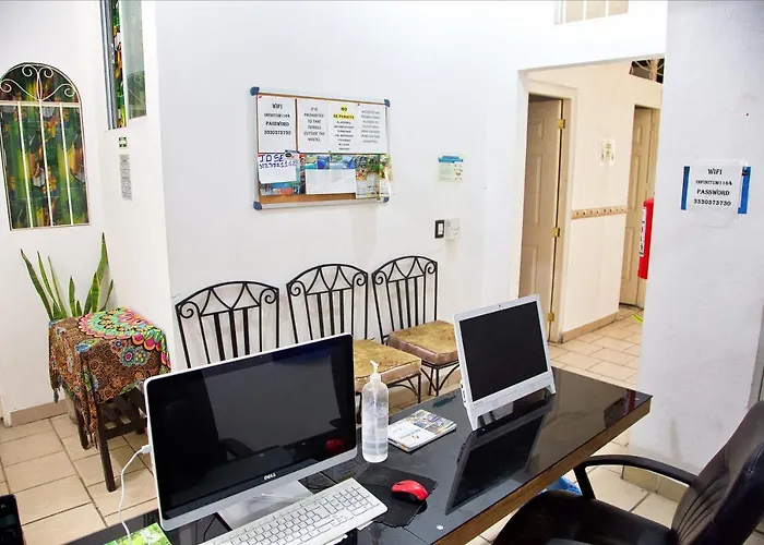 Alexandross Hostel