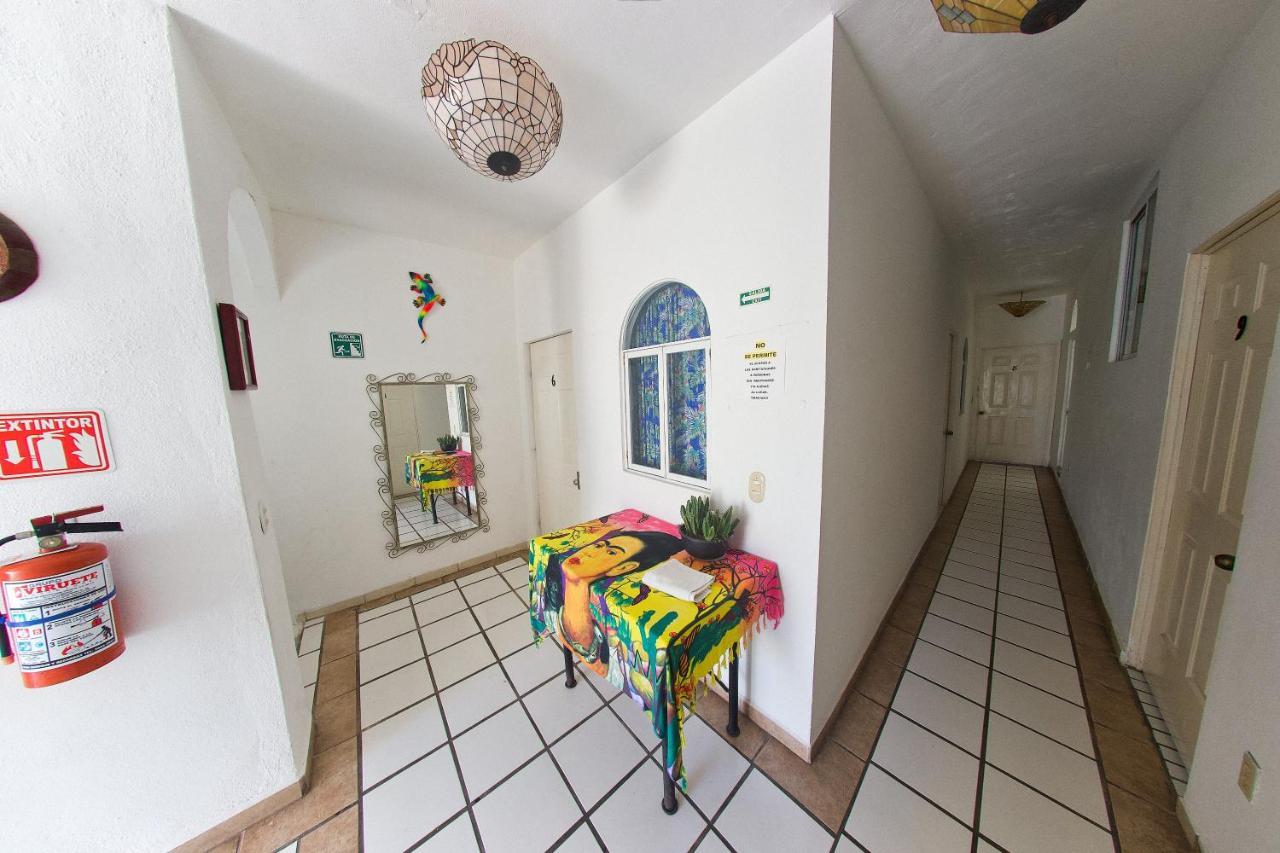 Alexandross Hostal
