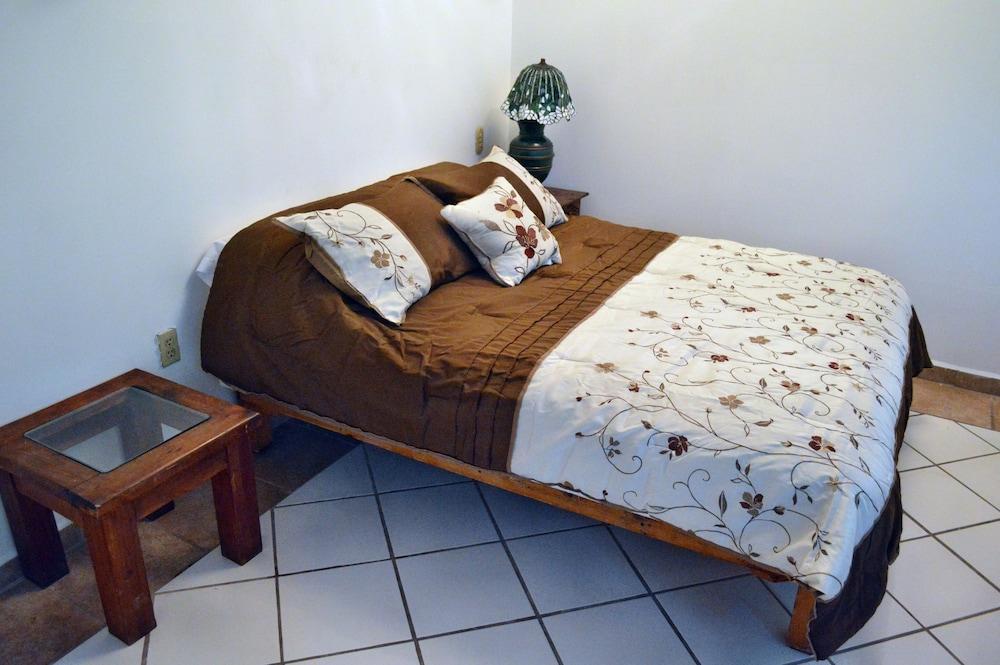 Hostal Alexandross Puerto Vallarta